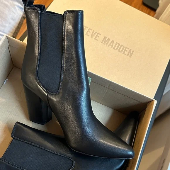 Steve Madden Black Heeled Boots - Picture 3 of 5